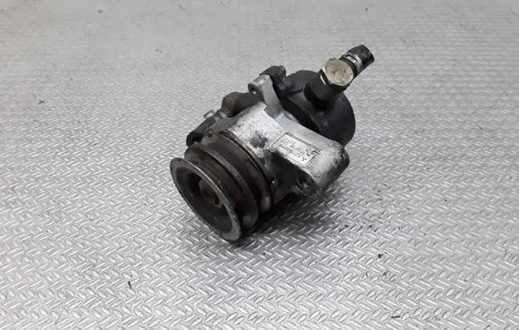 Mazda 626 Vacuum pump X2T50299
