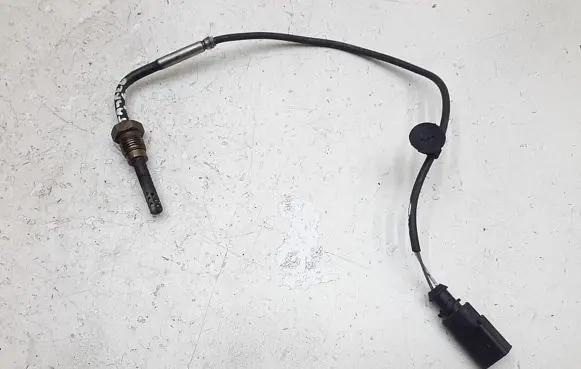 Volkswagen Touareg I Exhaust gas temperature sensor 059906088a