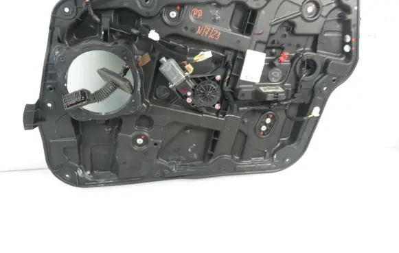 Hyundai Sonata Front door window regulator with motor 824603Q001
