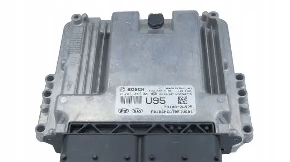 KIA Ceed Engine control unit/module 0281033002