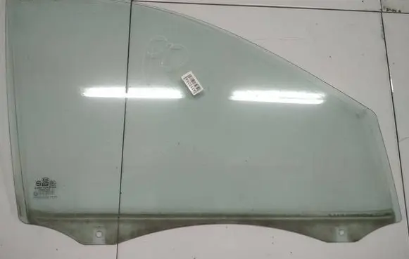 KIA Sorento Front door window glass four-door AS2