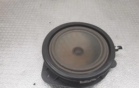 Audi A3 S3 A3 Sportback 8P Front door speaker 8P0035411