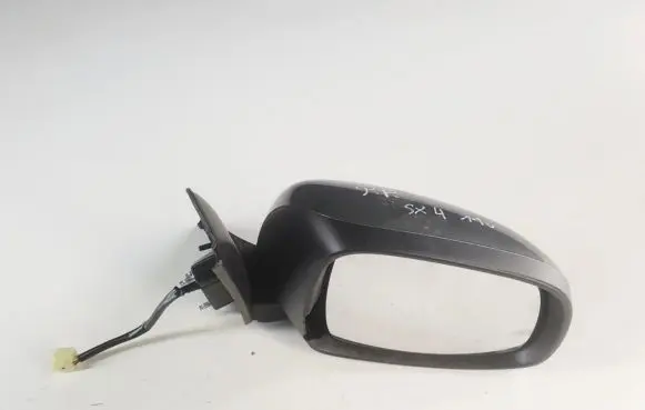 Suzuki SX4 Front door electric wing mirror