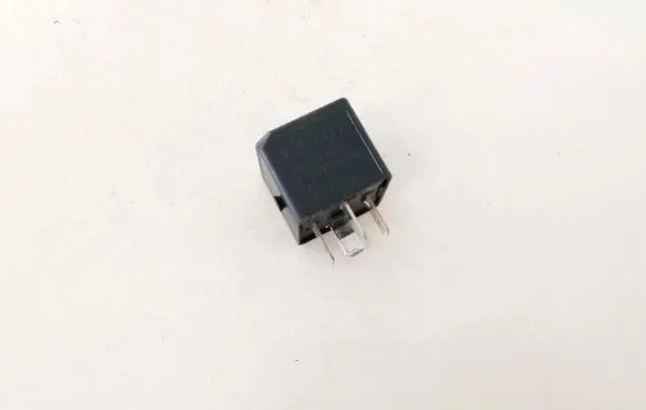 Volkswagen Scirocco Other relay 4h0951253a v23136-b0006-x080