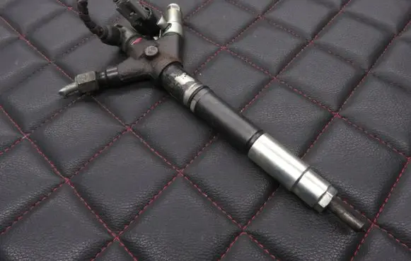 Fuel injector