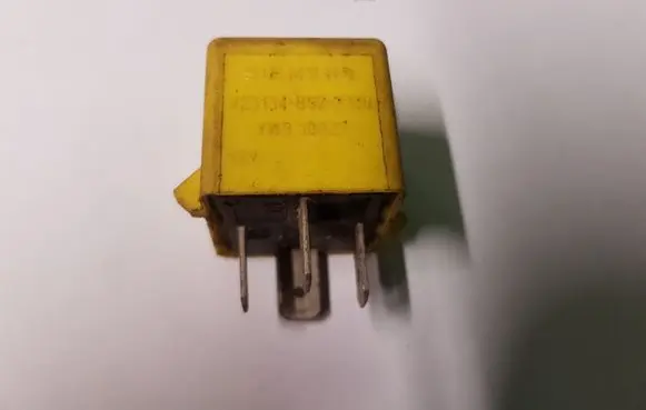 Land Rover Discovery Other relay YWB10027 V23134B52X130