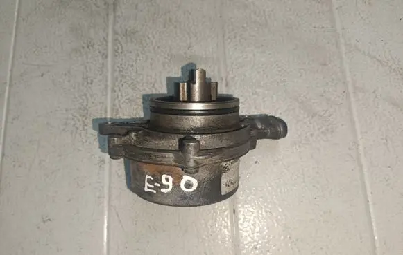 BMW 3 E90 E91 Vacuum pump