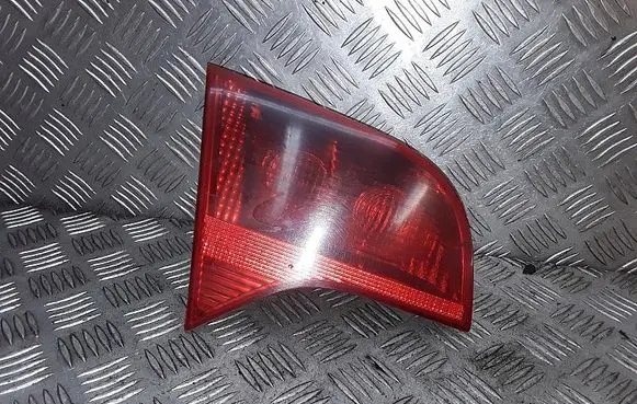 Tailgate rear/tail lights