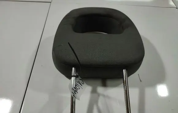 Chrysler Voyager Front seat headrest 