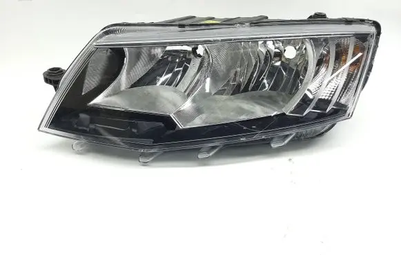Skoda Octavia Mk3 (5E) Headlight/headlamp 5E1941015