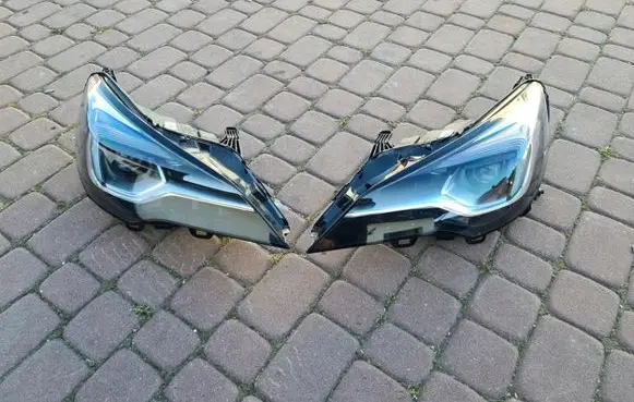 Opel Astra K Headlights/headlamps set 39218026