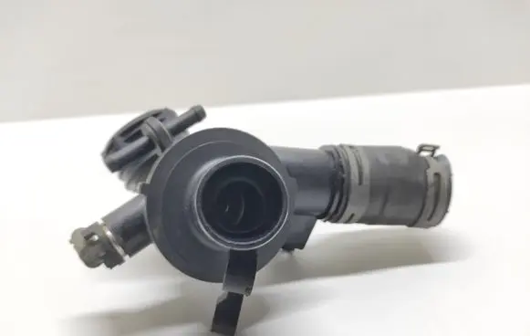 Mercedes-Benz C W204 Thermostat housing 4006164 70862