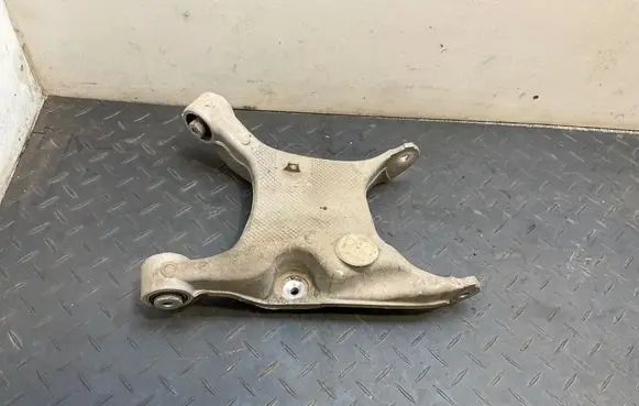 BMW 5 E60 E61 Rear upper control arm/wishbone 675599