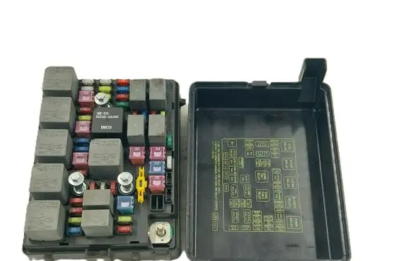 KIA Carens I Fuse module 0K2KBJ3JB