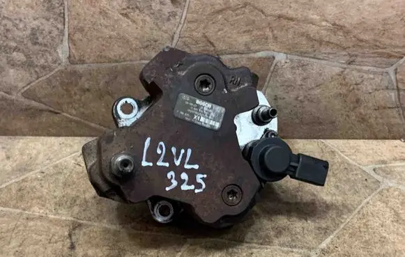 BMW X3 E83 Fuel injection high pressure pump 7788670
