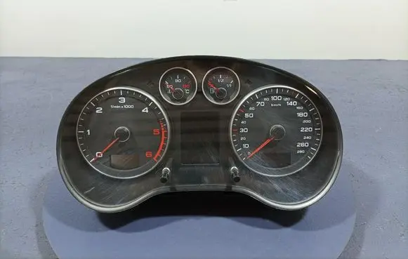Speedometer (instrument cluster)