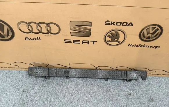 Audi Q3 8U Front bumper foam support bar 8U0807550J 1561207