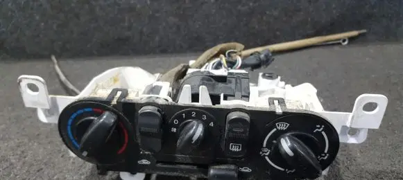 Mazda 323 F Climate control unit 8D29