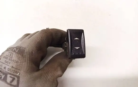 Ford Mondeo Mk III Electric window control switch 1S7114529AB