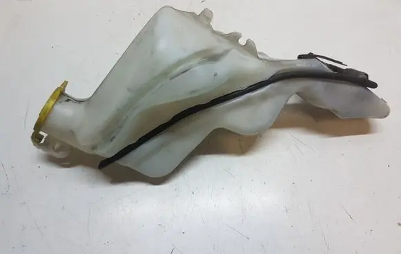 Dodge Caliber Windshield washer fluid reservoir/tank