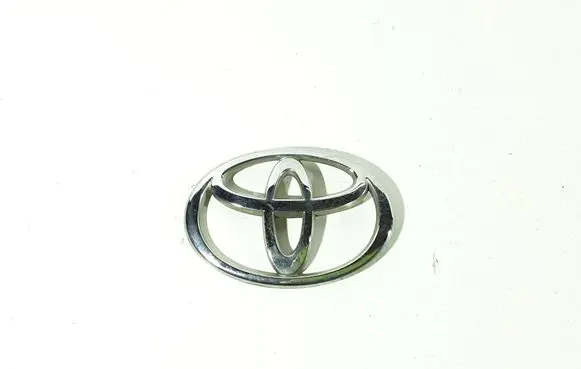 Toyota Yaris Manufacturers badge/model letters 7543105050 3579T