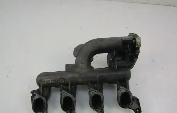 Nissan Primera Intake manifold 