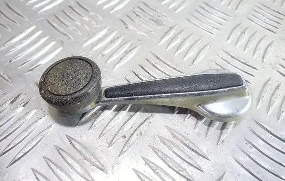 Ford Granada Front door window winding handle K8880