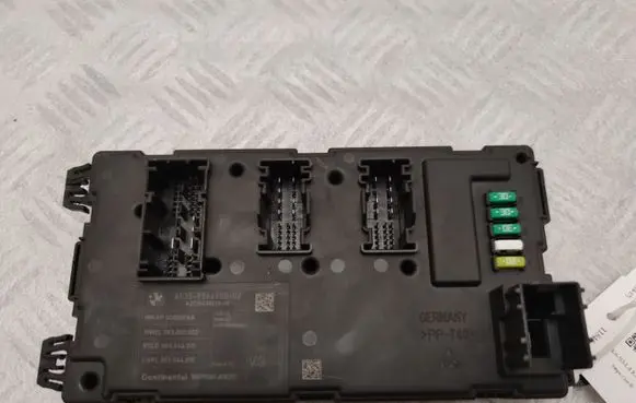 BMW 4 F36 Gran coupe SAM control unit 9866980