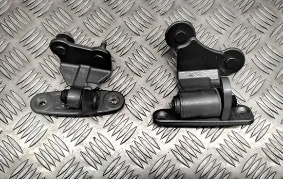 Mercedes-Benz E W212 Rear door hinge set A047058