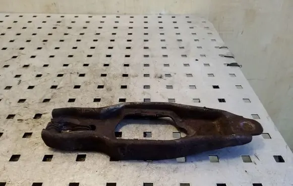 Volkswagen PASSAT B8 Clutch release arm fork 