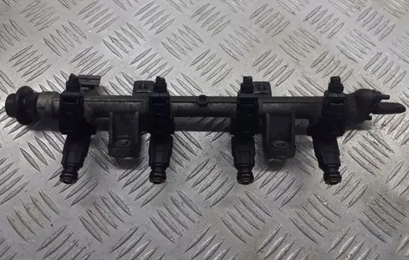 Hyundai Getz Fuel main line pipe