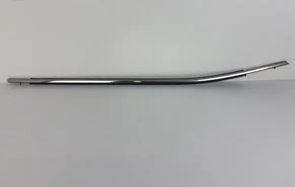 Toyota Camry VIII XV70 Front door glass trim molding 7571033170