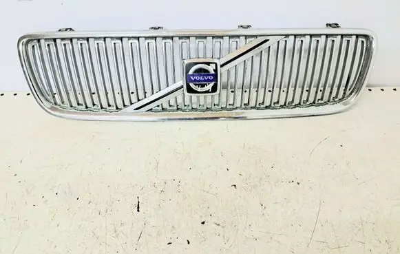 Volvo V70 Front bumper upper radiator grill