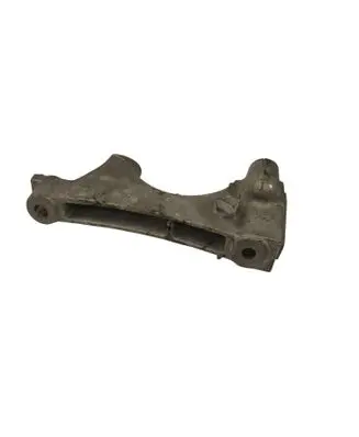 Engine mounting bracket