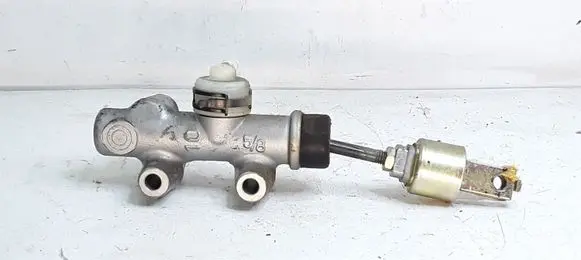 Toyota Avensis Verso Clutch master cylinder