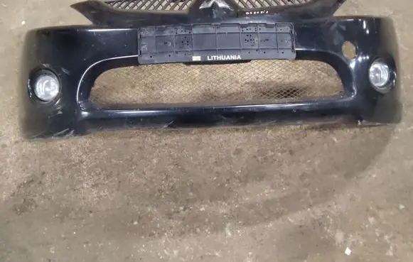 Mitsubishi Grandis Front bumper