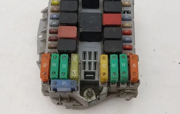 Iveco Daily 4th gen Fuse module 69501171