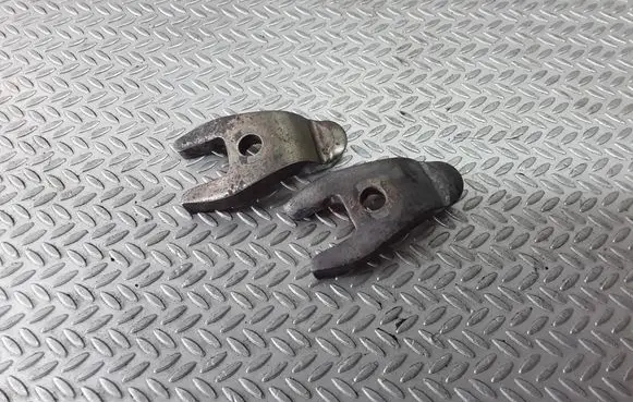 Renault Scenic I Fuel Injector clamp holder