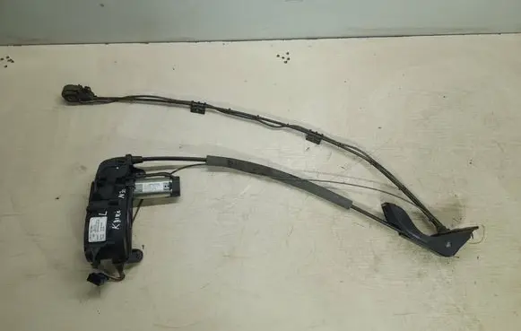 Peugeot 1007 Front door lock 9680250380 141519