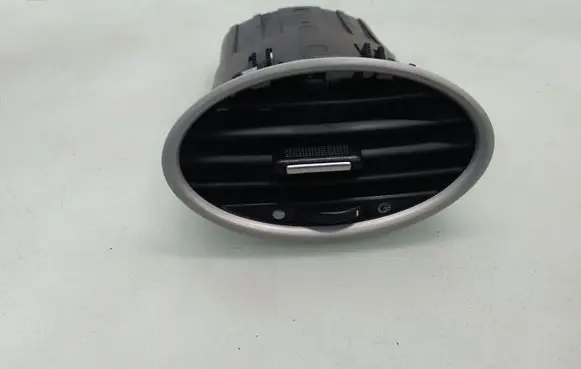 Ford Focus Dashboard side air vent grill/cover trim 4M51A014L21AD