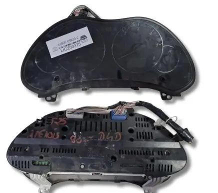 Toyota Avensis T220 Speedometer (instrument cluster) 83800-05600-H