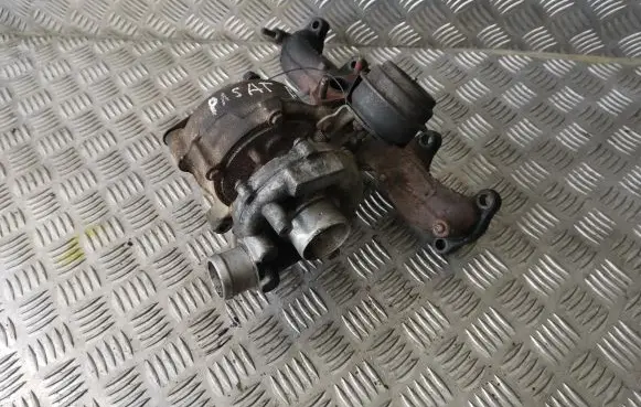 Volkswagen PASSAT B5.5 Turbo 028145702R
