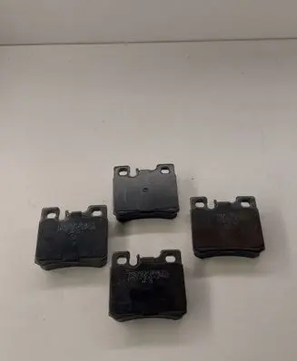 Mercedes-Benz E W124 Brake pads (rear) LP946
