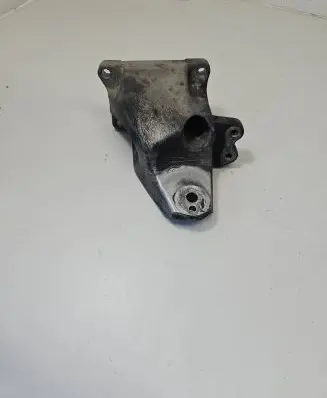 Lexus IS 220D-250-350 Engine mounting bracket