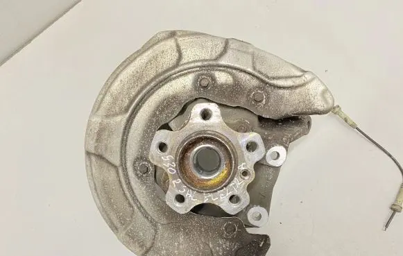 BMW 5 G30 G31 Rear wheel hub 6866336