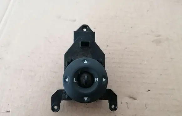 Hyundai Santa Fe Wing mirror switch 371480