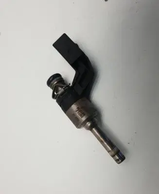 Audi A1 Fuel injector 273A11
