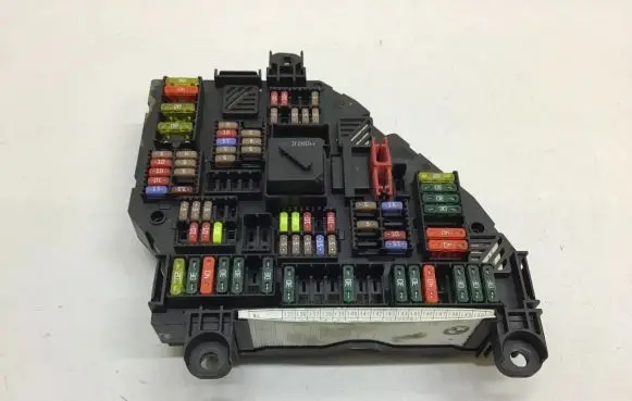BMW 6 F06 Gran coupe Fuse module 926492401 417033451 9267980