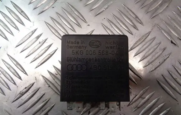 Audi A6 S6 C5 4B Light relay 00656804
