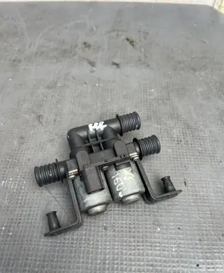 BMW X5 E53 Coolant heater control valve 6906652
